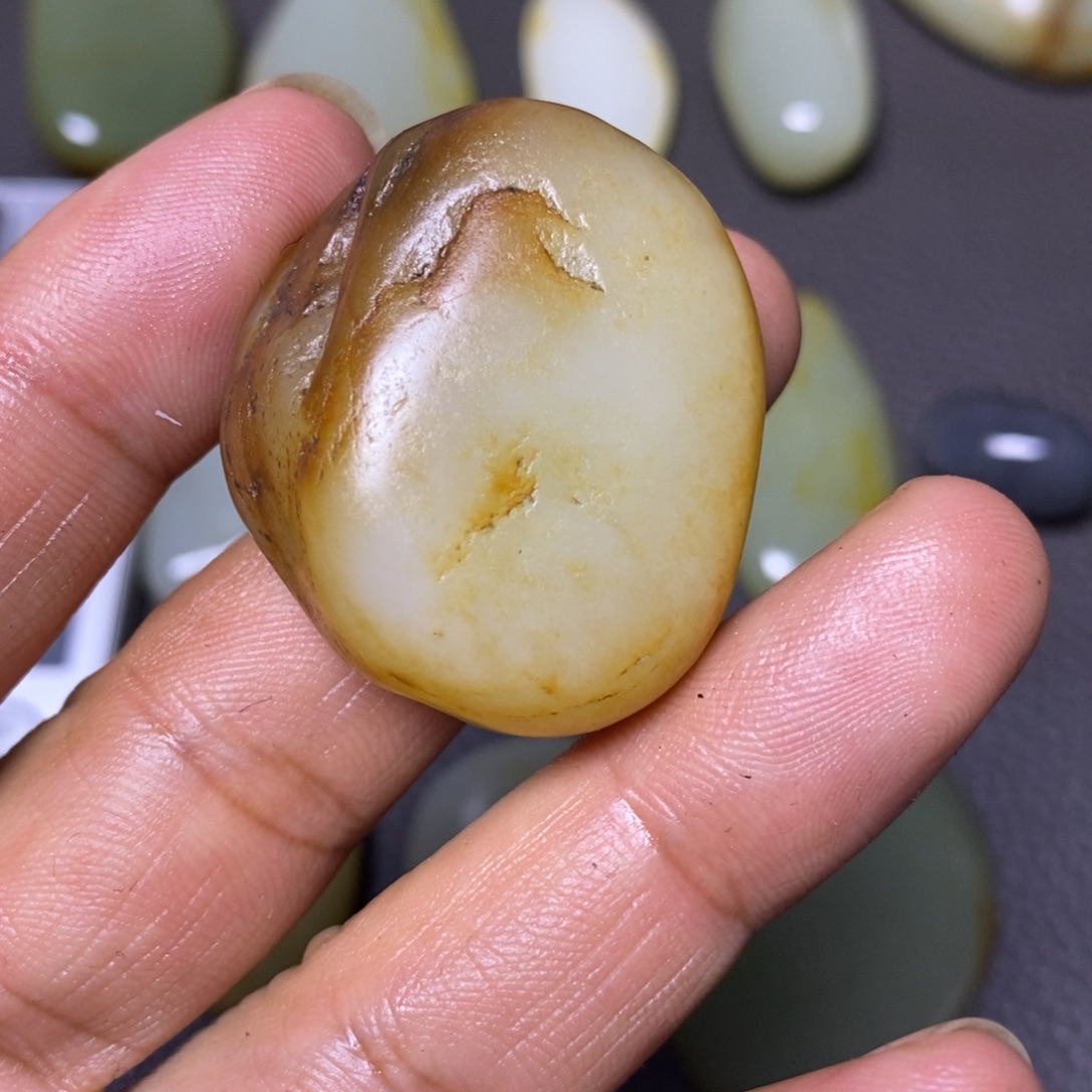 和田玉（糖玉）未镶嵌挂件