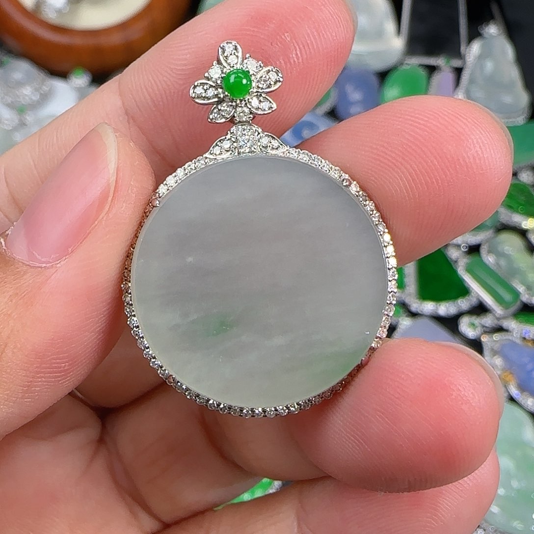 翡翠18K金镶嵌颈饰天然翡翠