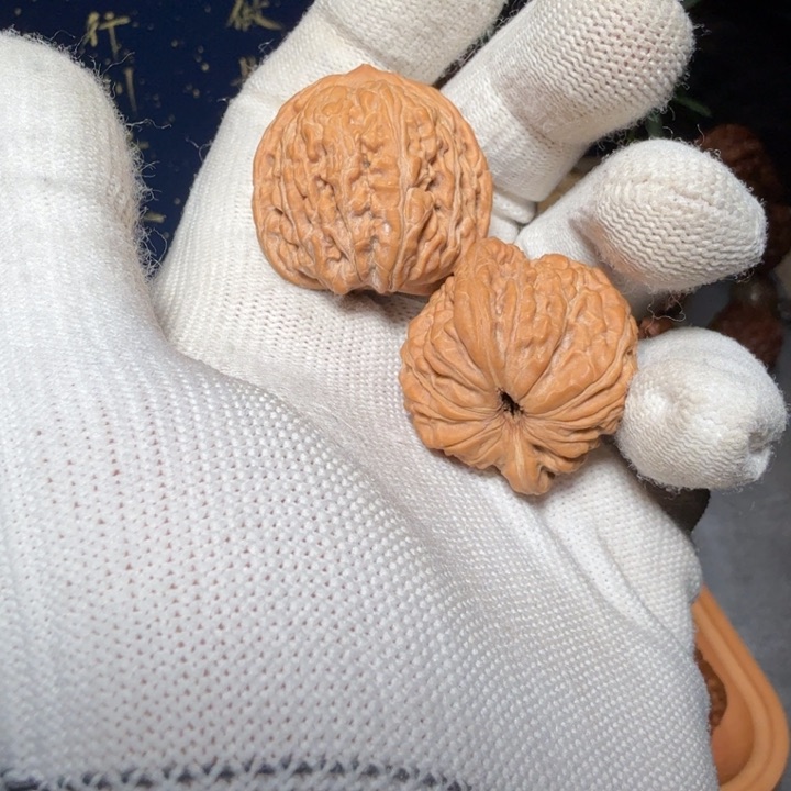 文玩核桃吊坠楼子编号8869，29-29-29