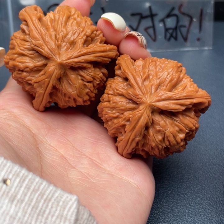 *****文玩核桃吊坠白狮子