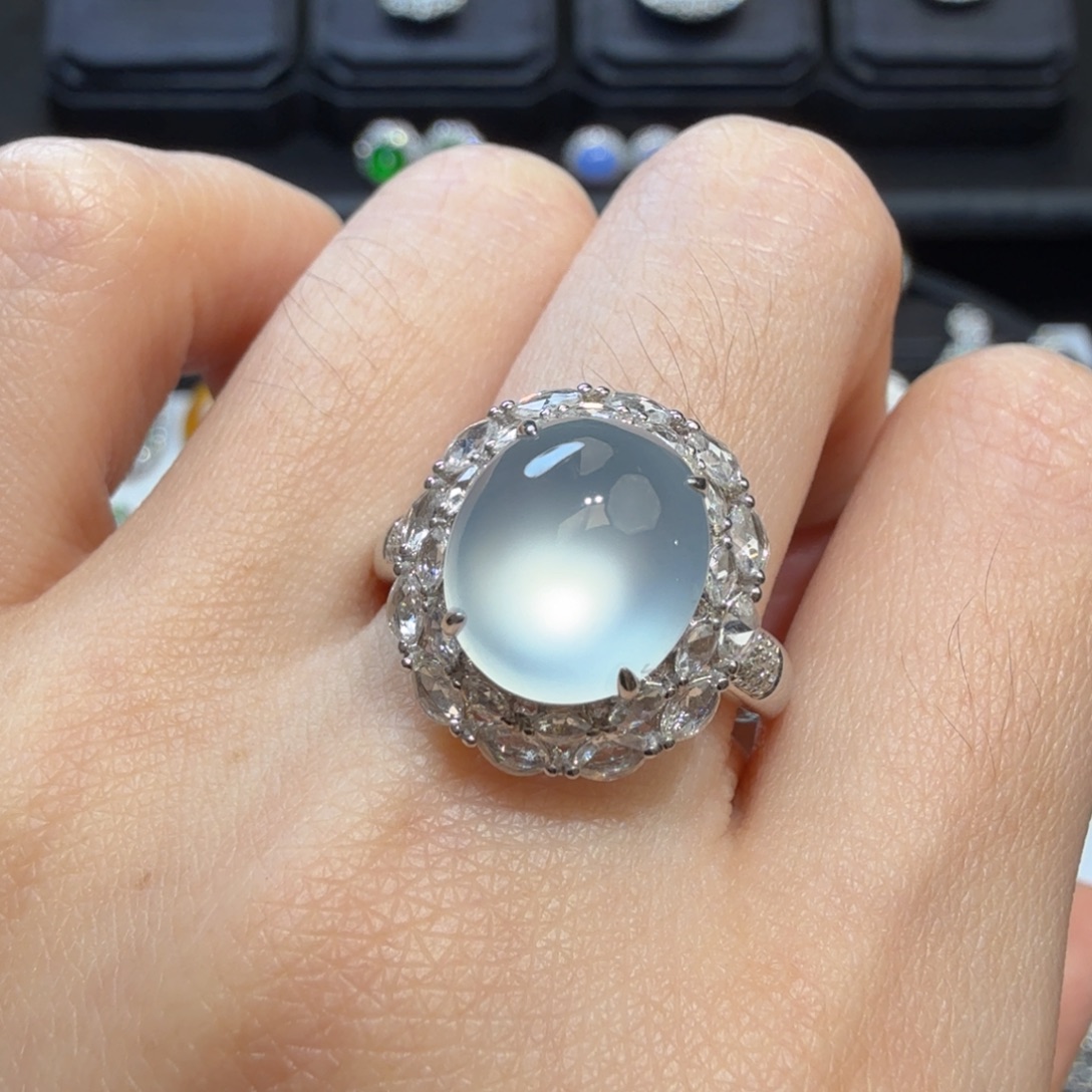 翡翠戒指18K金镶嵌收到货48小时鉴赏期