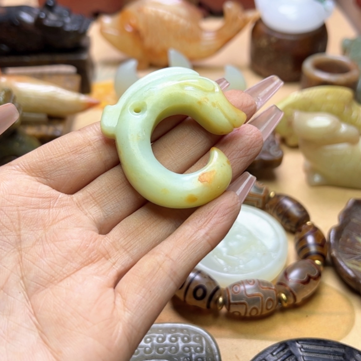 【闪购商品】蛇纹石玉颈饰未镶嵌