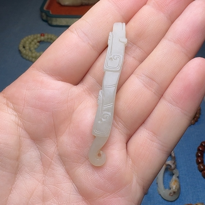 泰***克和田玉（白玉）未镶嵌颈饰