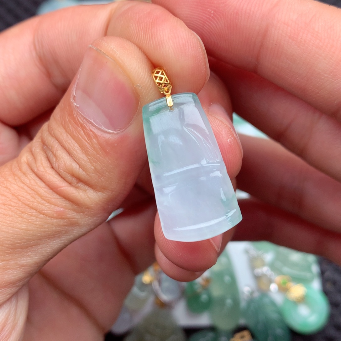 翡翠18K金镶嵌吊坠(不含链)