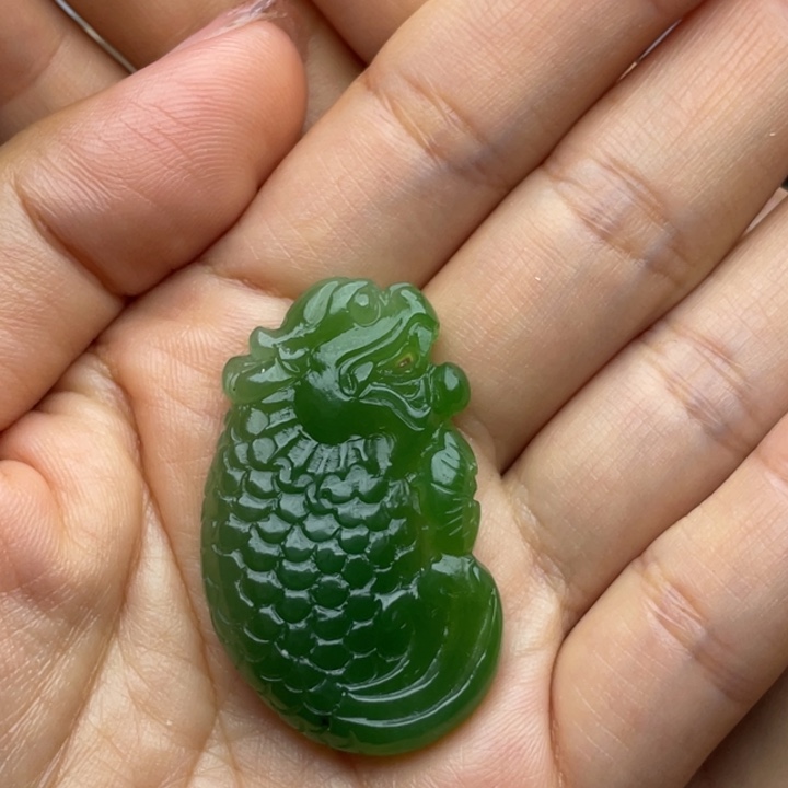 *****和田玉未镶嵌颈饰