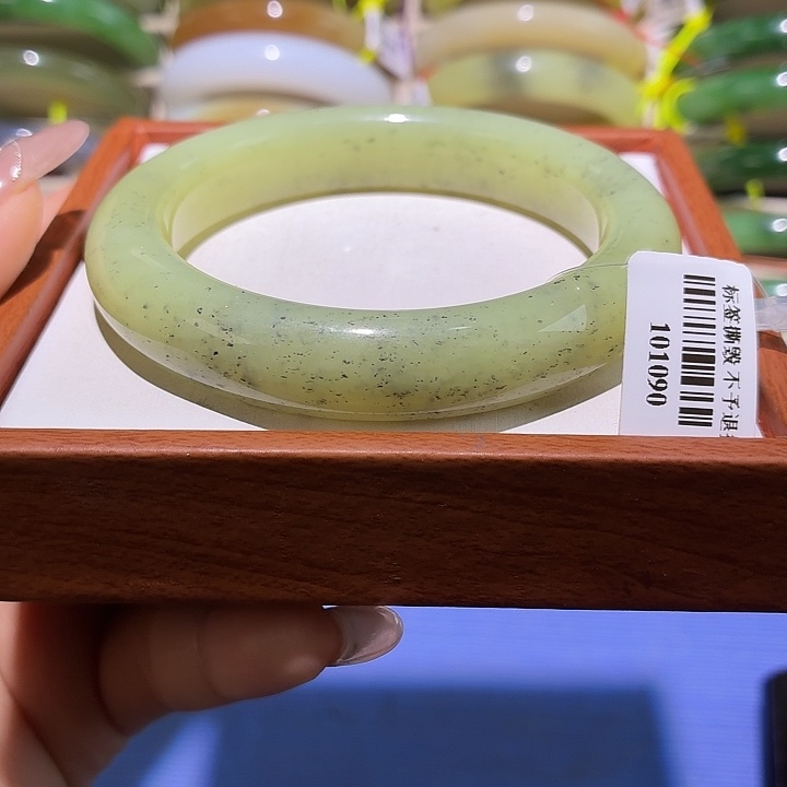 和田玉未镶嵌手镯16号59.5+