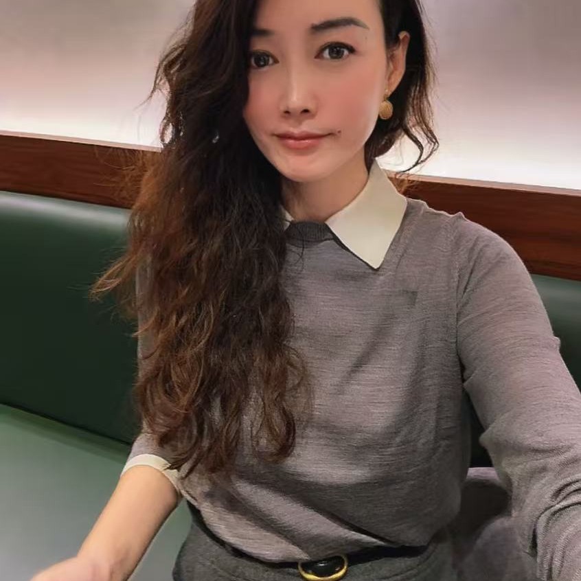 撞色领翻领显瘦羊毛衫