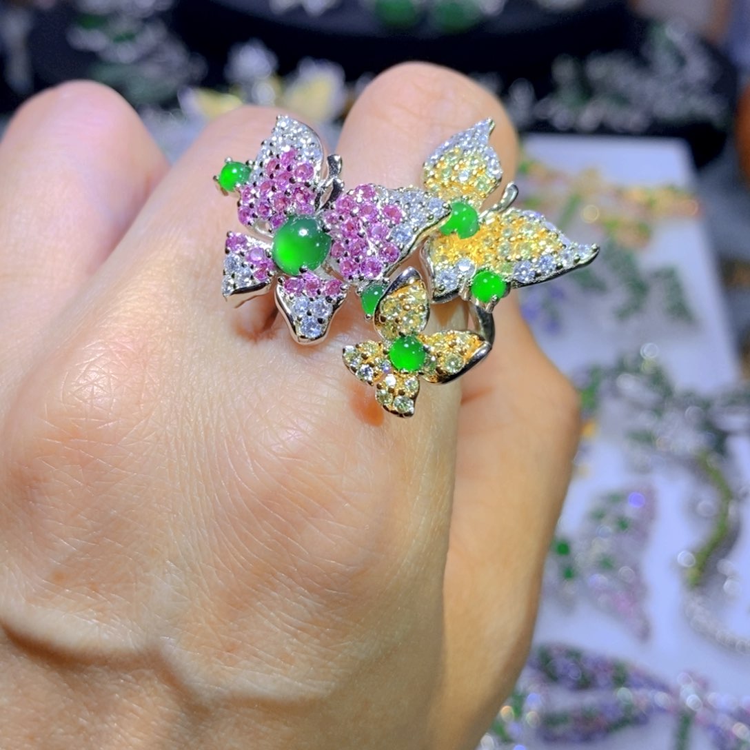 翡翠颈饰银S925镶嵌天然翡翠