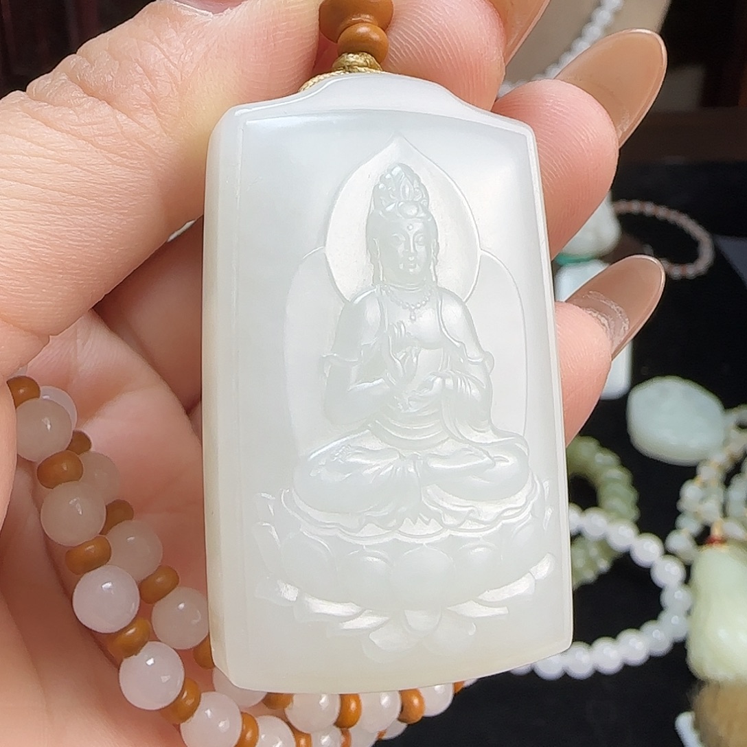 和田玉未镶嵌颈饰