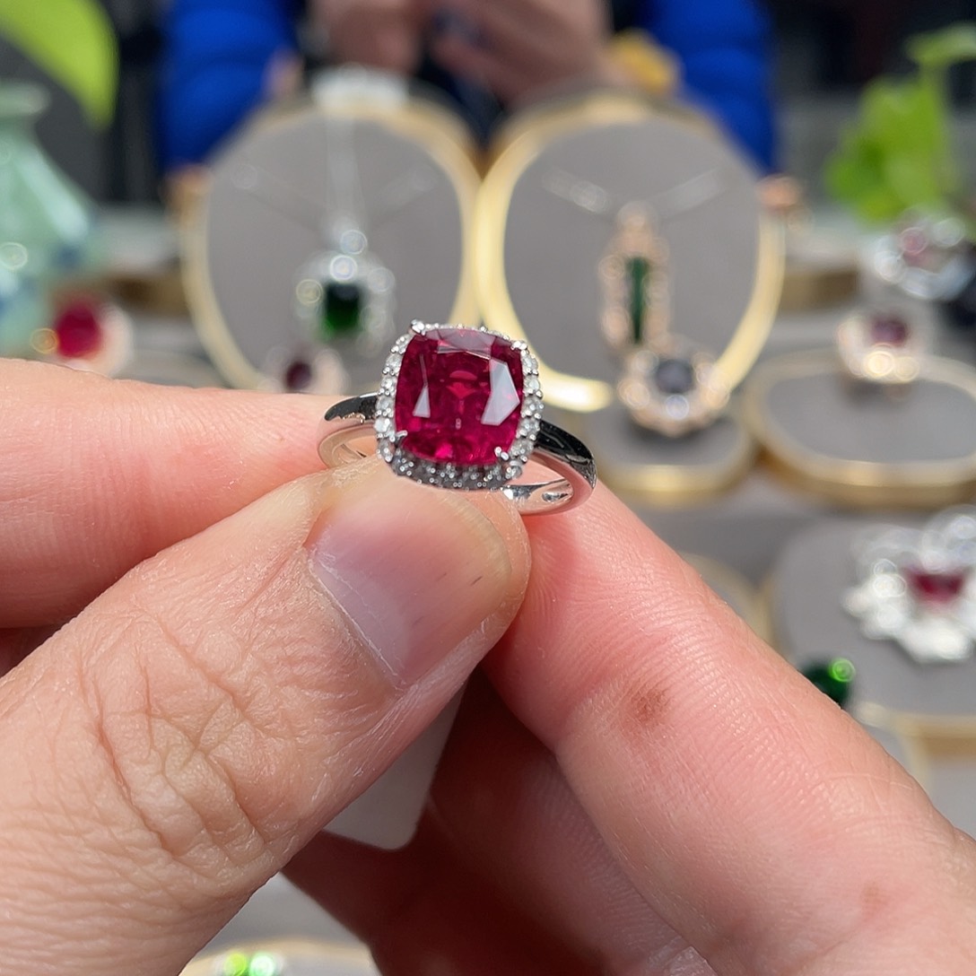 碧玺戒指18K金镶嵌3.15ct