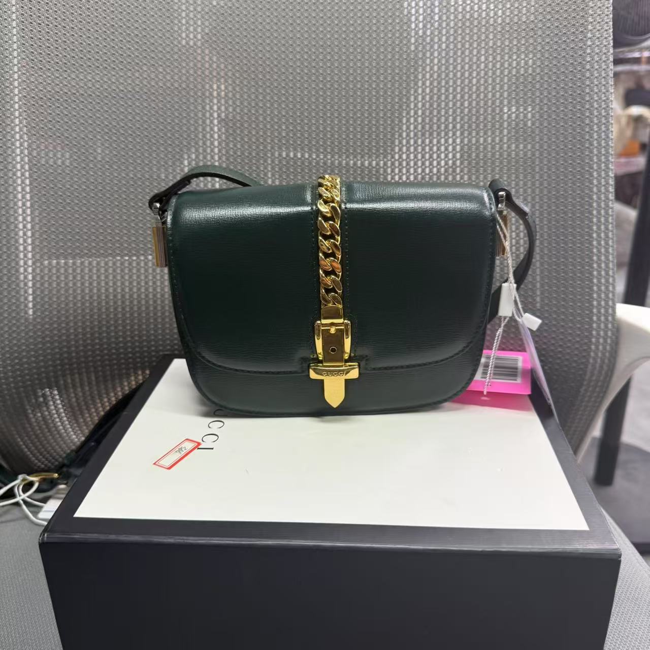 95新 GUCCI/古驰 绿色塞尔维亚马鞍斜跨包