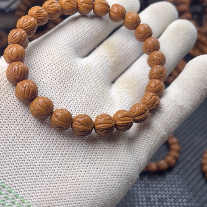 今***涯桃木秦岭野生龙纹桃核