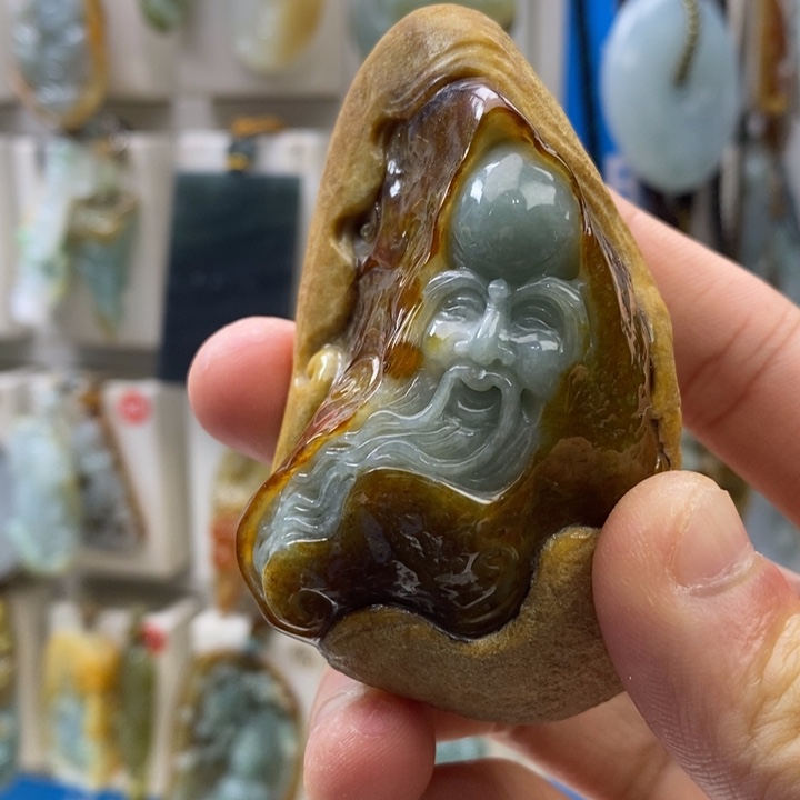 老***七翡翠未镶嵌颈饰你