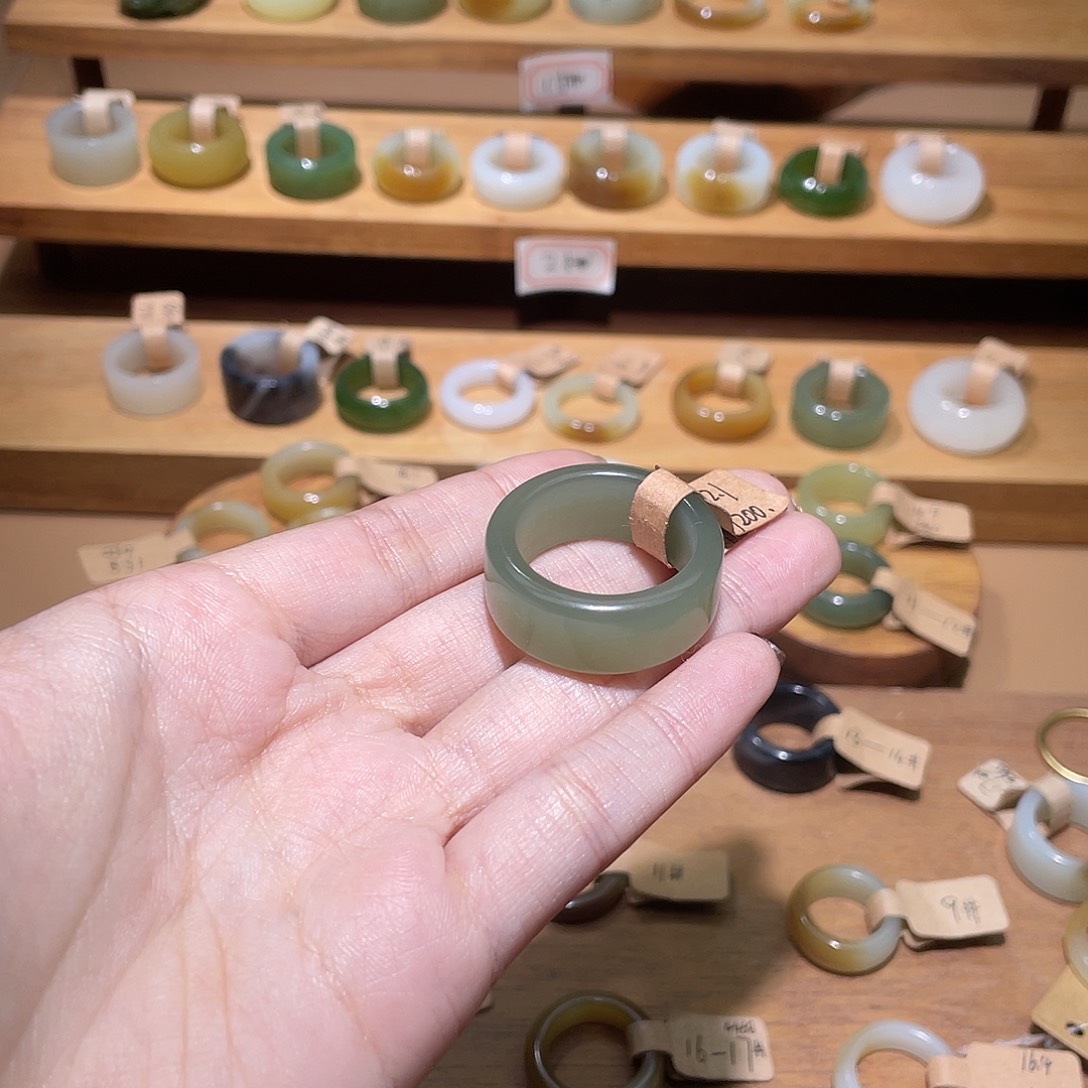 杂***饼和田玉未镶嵌戒指22.1