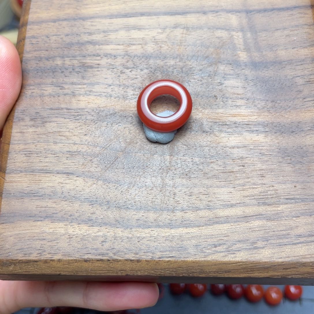 南红玛瑙未镶嵌玫锦红跑环C**.