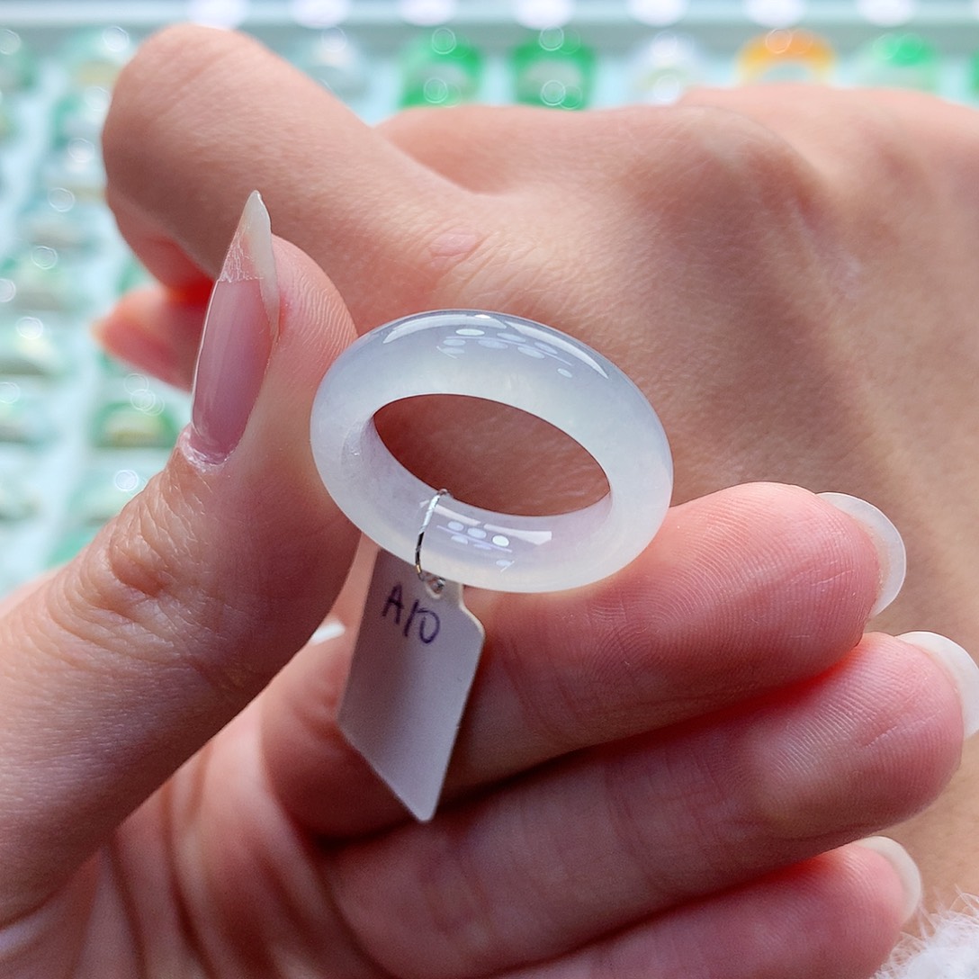 翡翠戒指未镶嵌13-14号