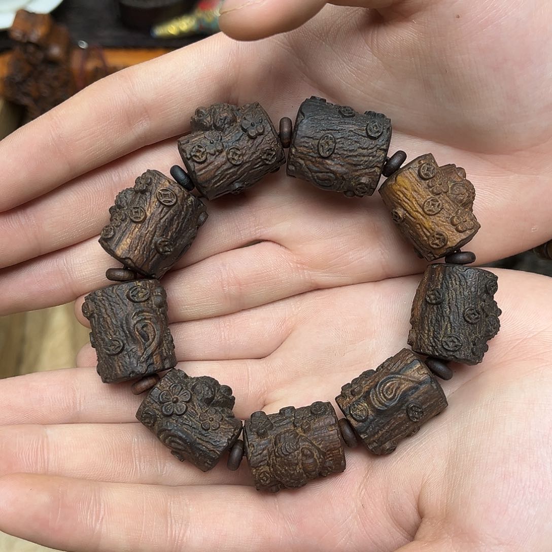 大叶紫檀（黑酸枝木类）