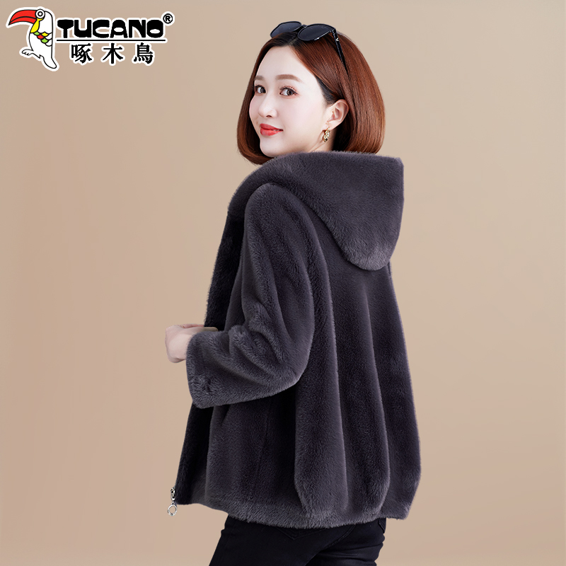啄木鸟貂绒皮草女外套短款2025新款冬季女士皮毛一体妈妈洋气上衣
