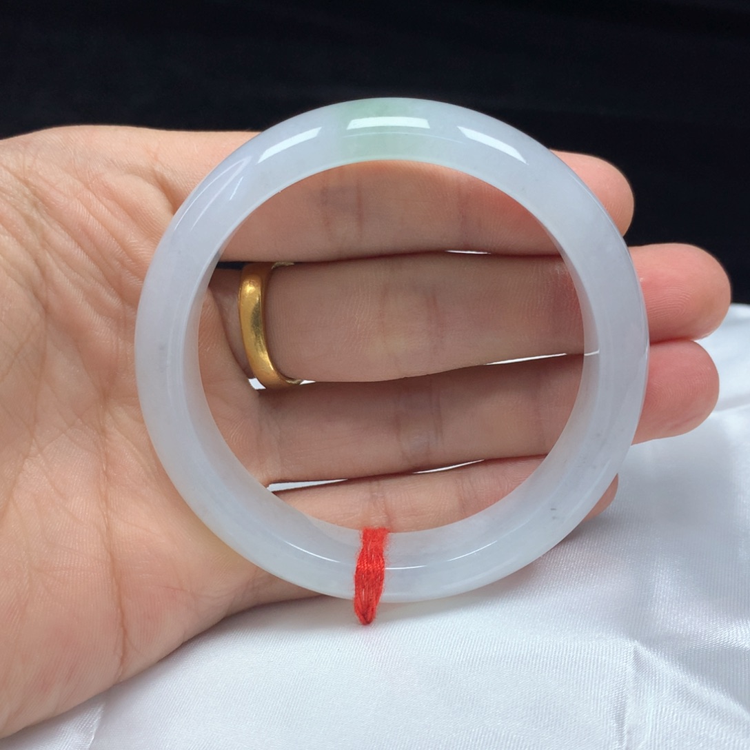 翡翠手镯（圆镯）未镶嵌53.3