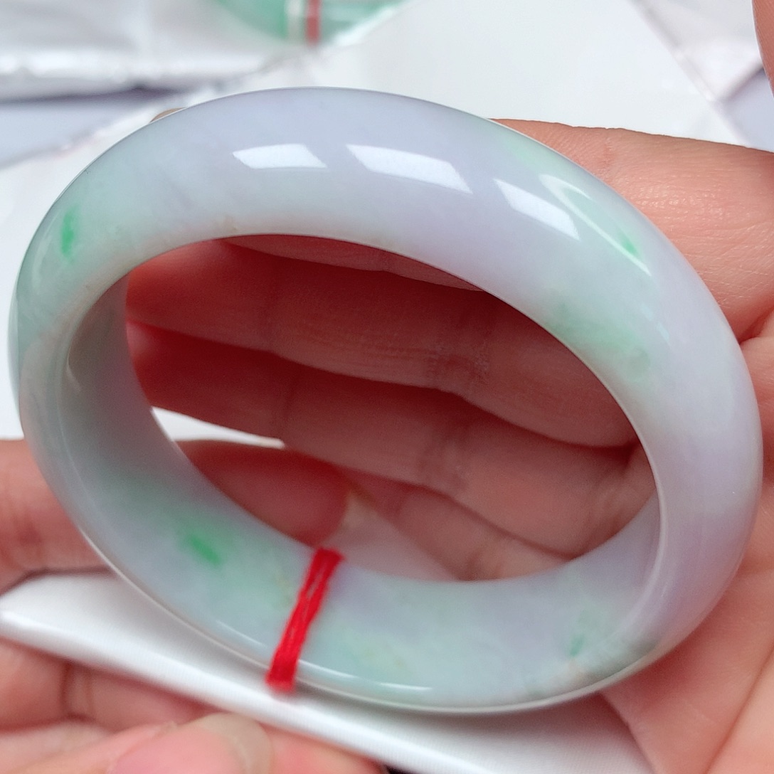 翡翠手镯未镶嵌轮胎镯