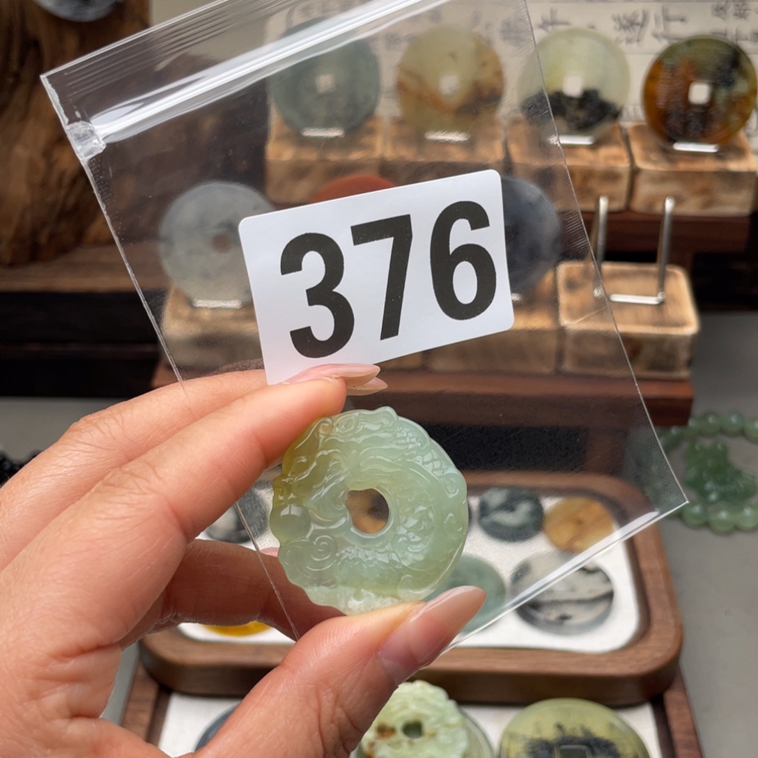 ༺***༻蛇纹石玉未镶嵌颈饰