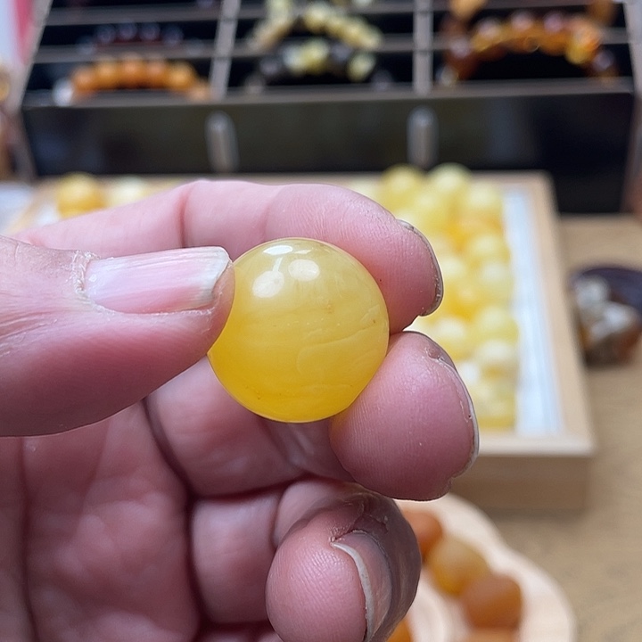 琥珀未镶嵌套链吊坠