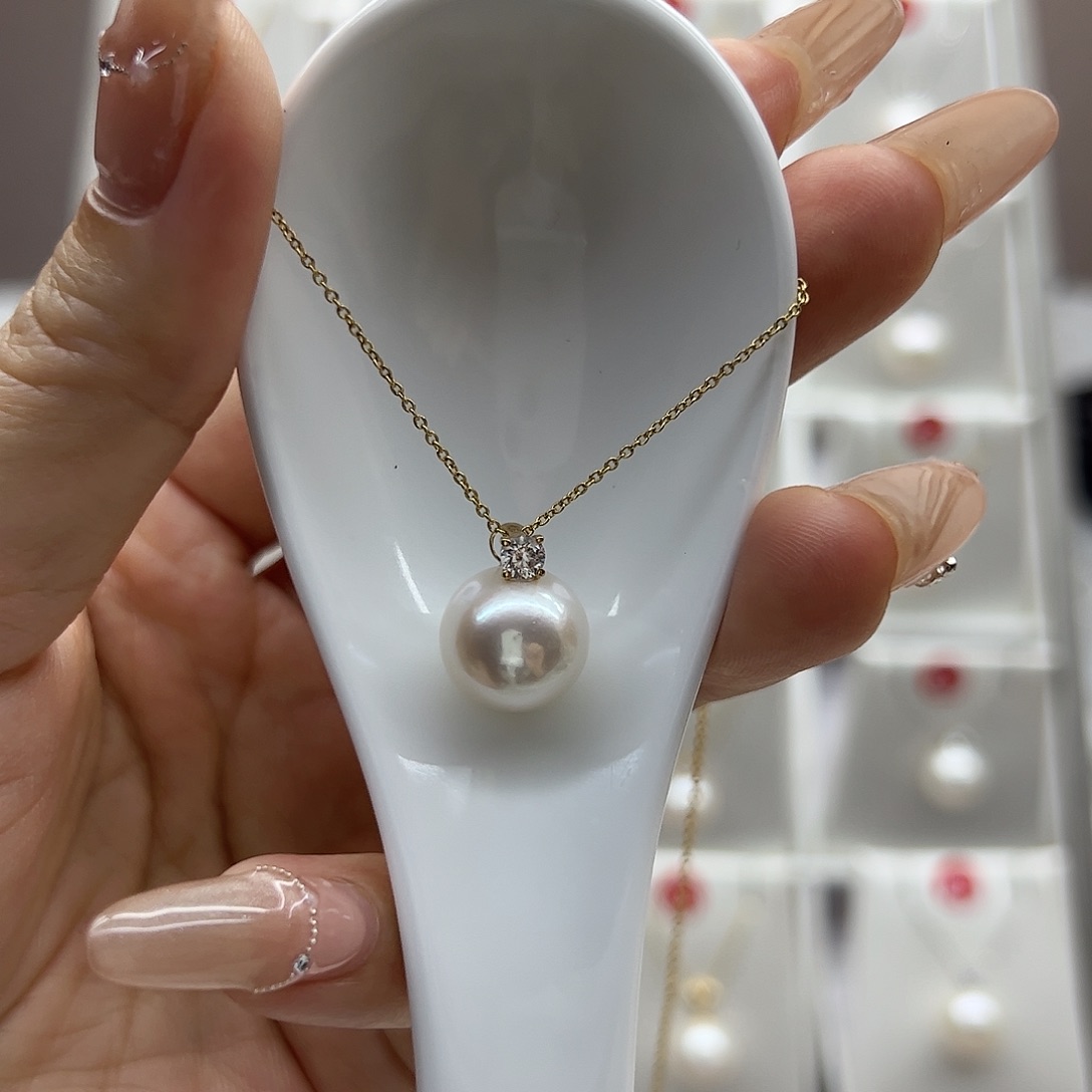 淡水珍珠颈饰18K金镶嵌