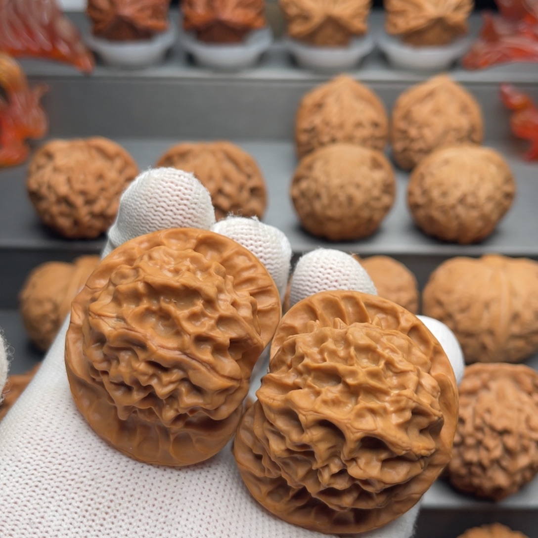 文玩核桃把件45++野龙鳞