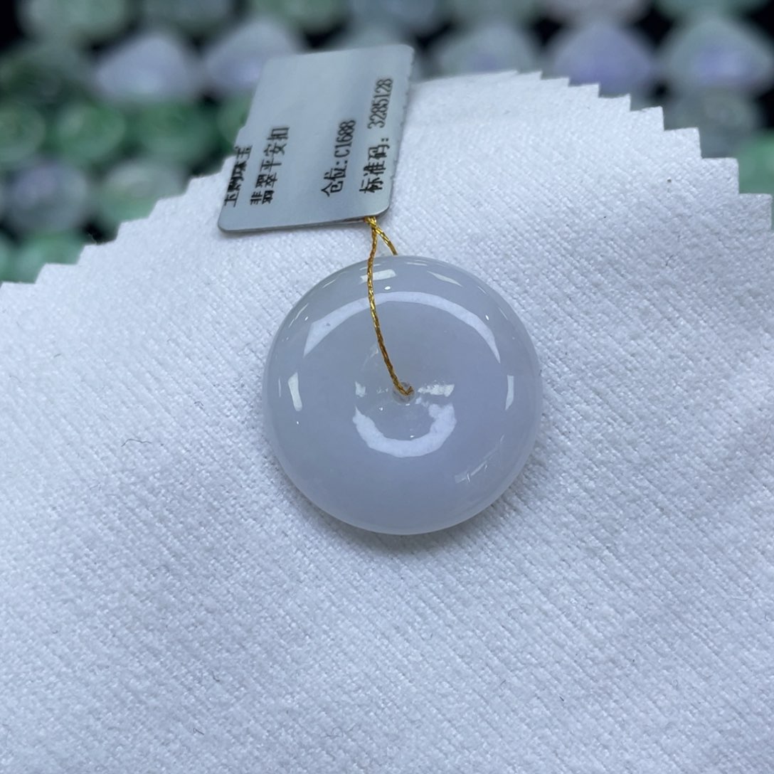 颈饰未镶嵌翡翠平安扣