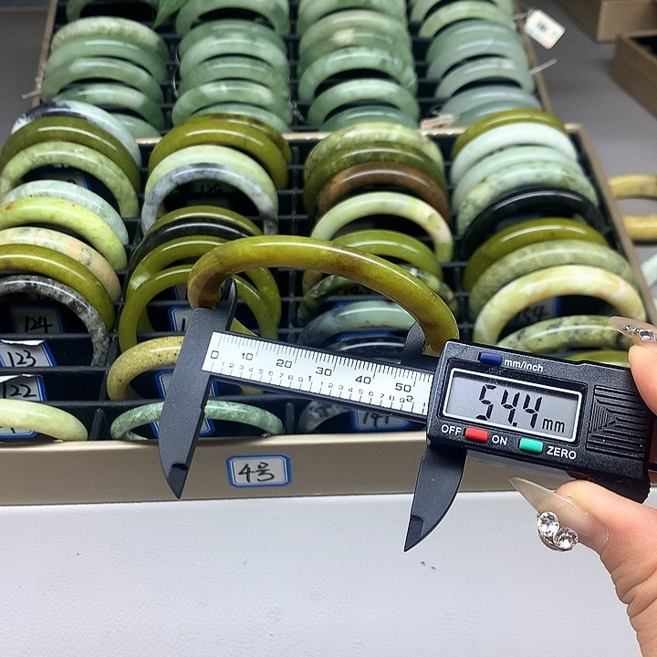 未镶嵌蛇纹石玉手镯122