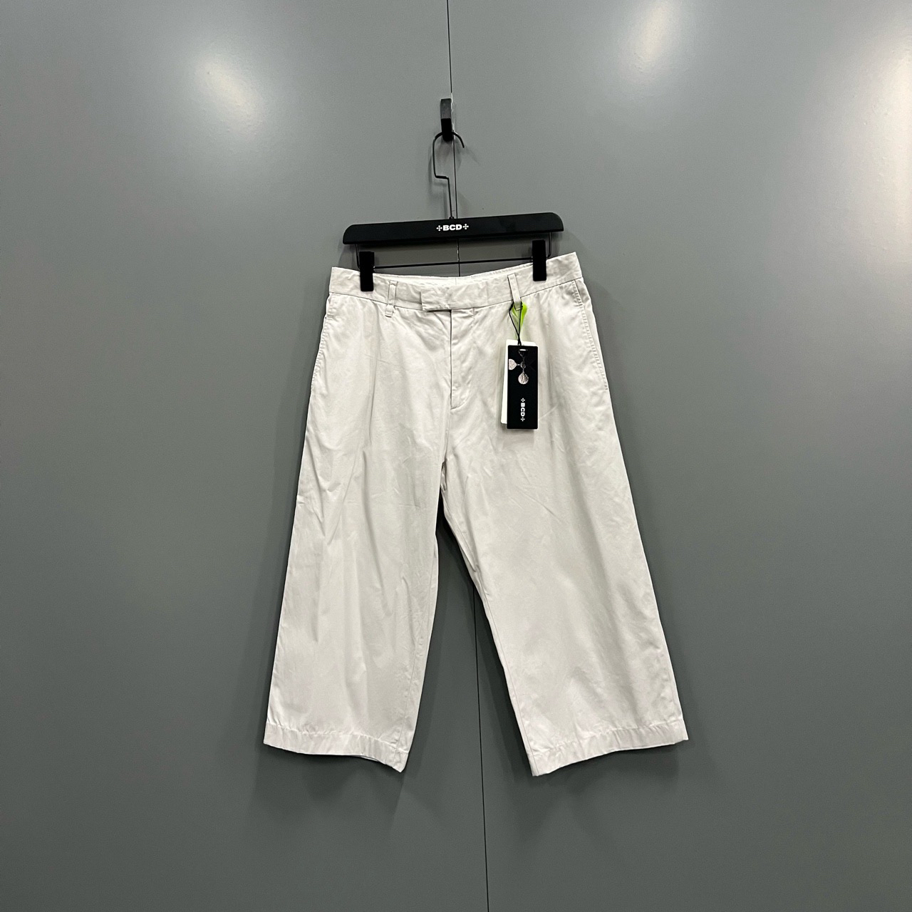 95新 LouisVuitton/路易威登 （bb）纯色五分裤 40码/602070