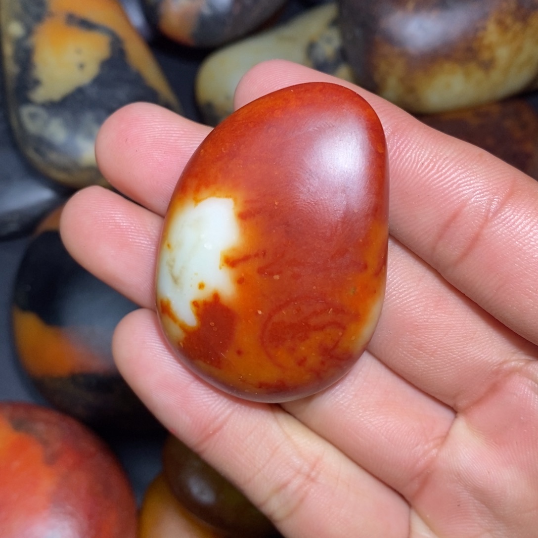 和田玉未镶嵌珠宝奇石