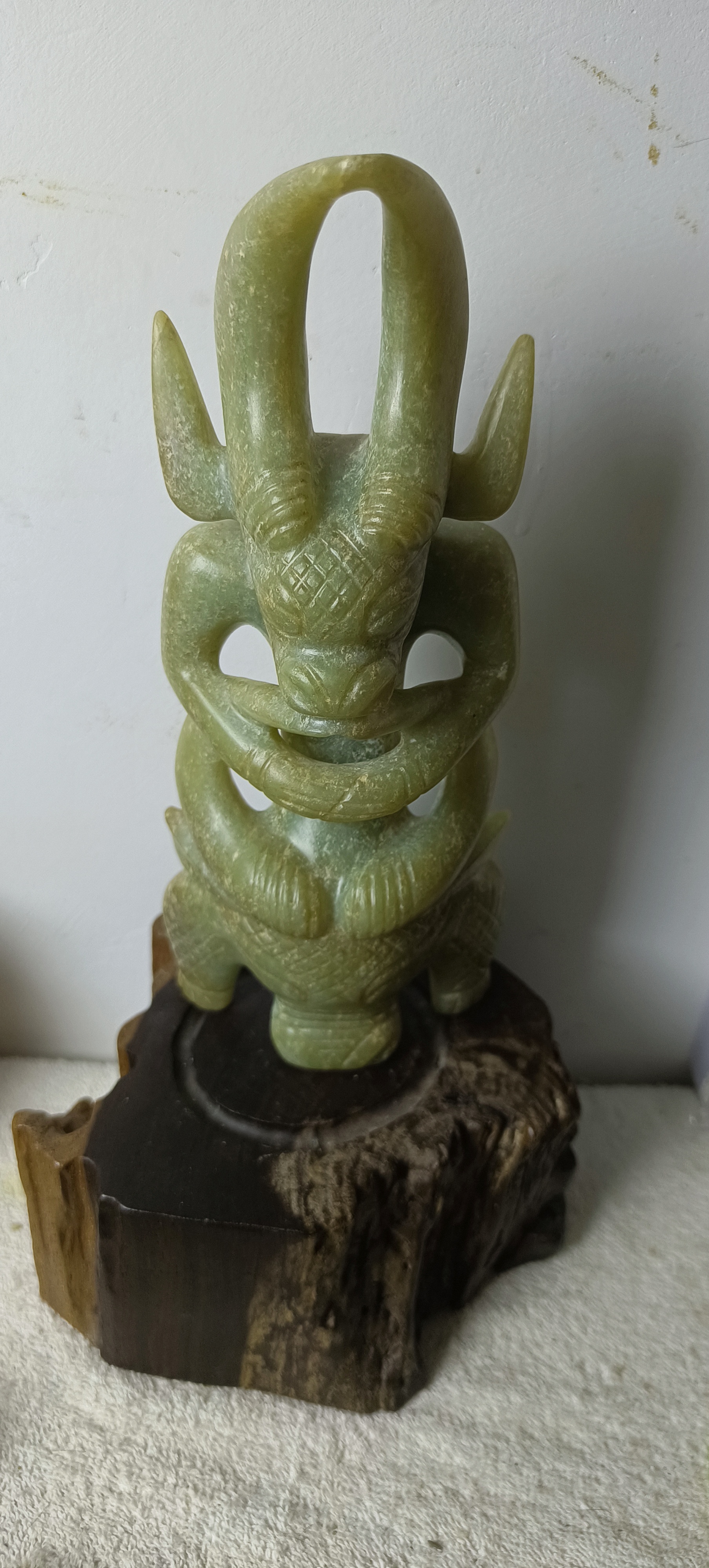 河磨奇石太阳神形件