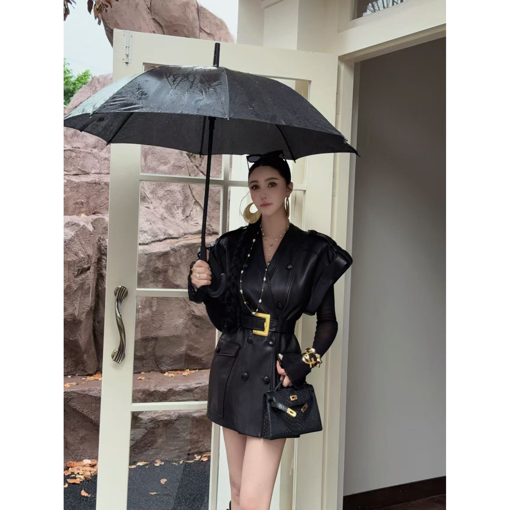 DIYI【巴家女神】黑色亮面羊皮金扣腰带无袖大兜皮衣外套SY14022