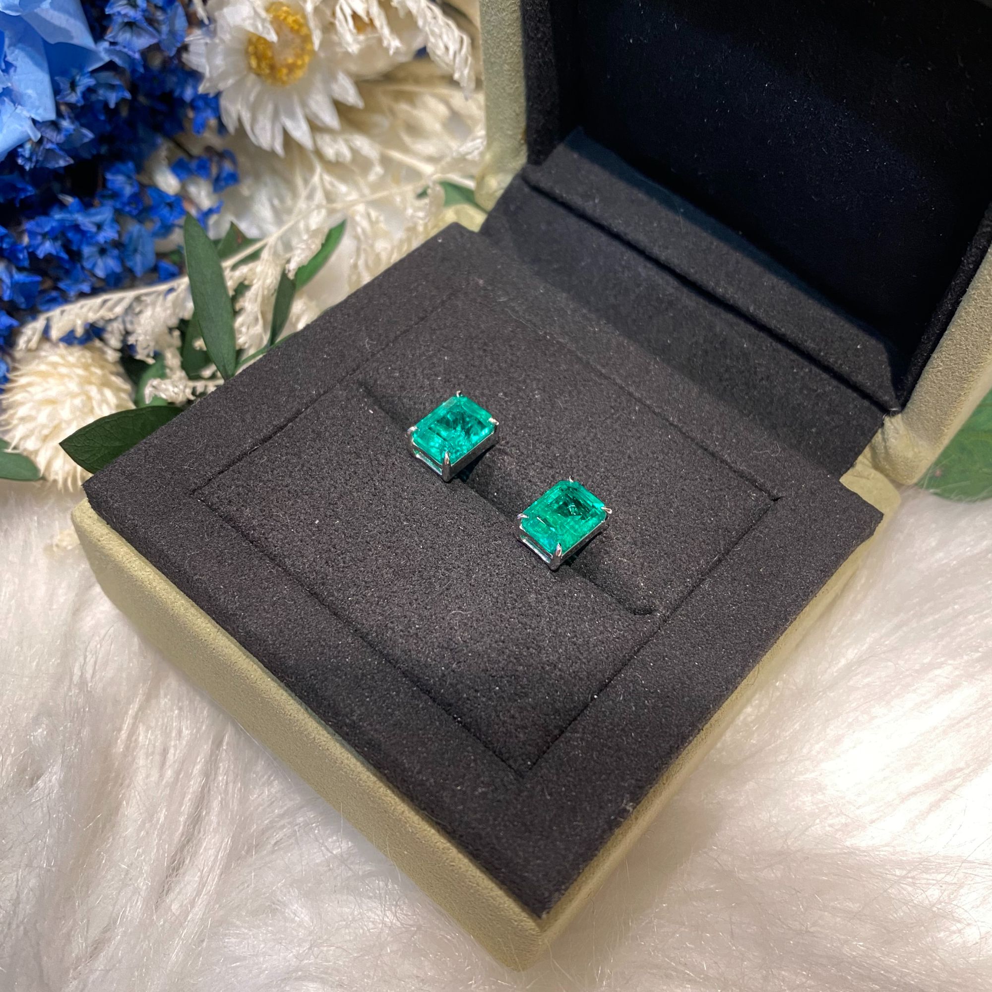 培育祖母绿铂金培育祖母绿耳钉【主石：2.86ct】