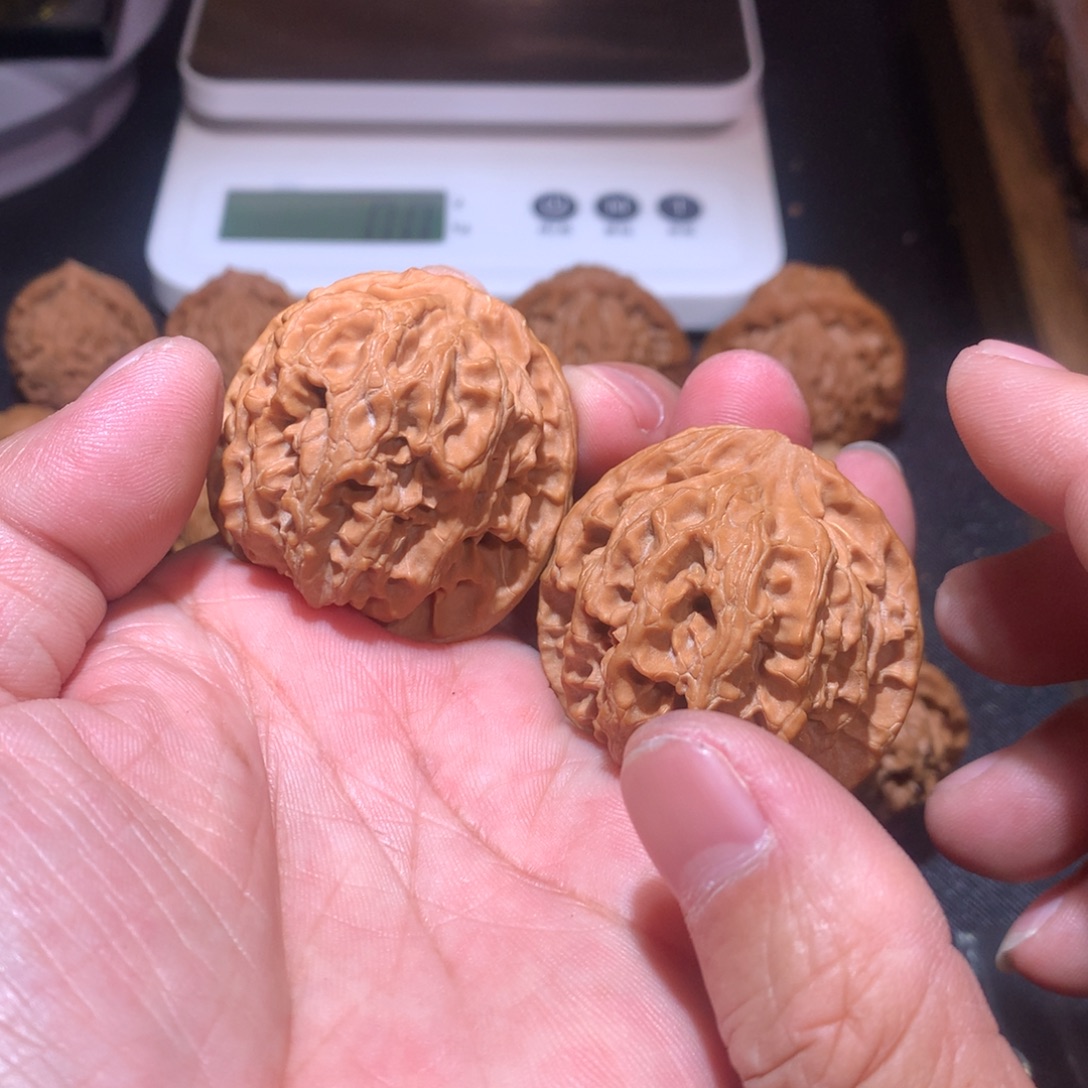 文玩核桃手串42+苹果园（尖有修）