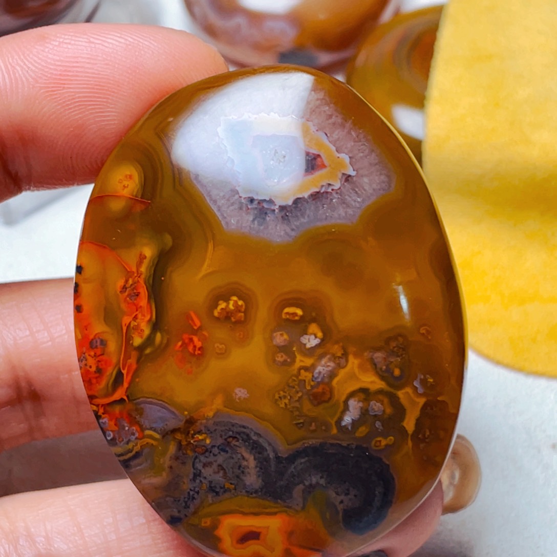 未镶嵌颈饰玛瑙/玉髓菜*