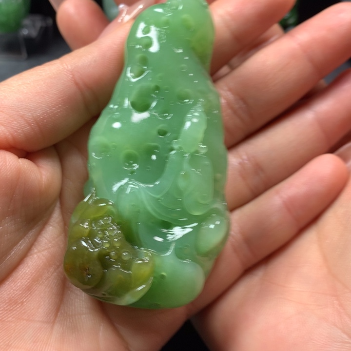 秦***秦和田玉未镶嵌颈饰