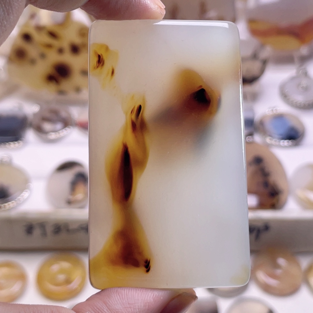 玛瑙/玉髓未镶嵌珠宝奇石