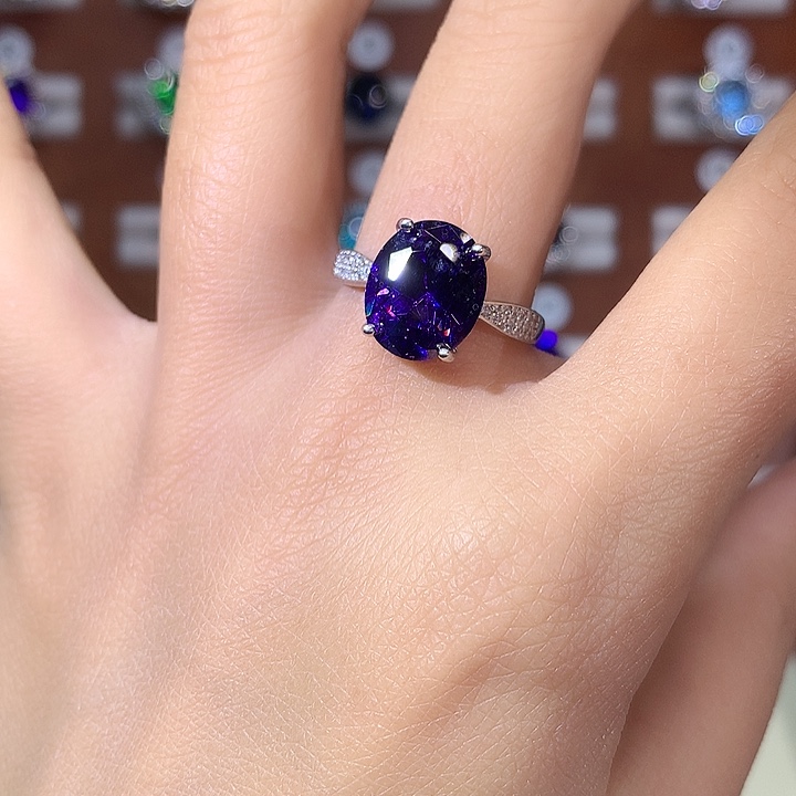 用***6925银帝王紫戒指白1012