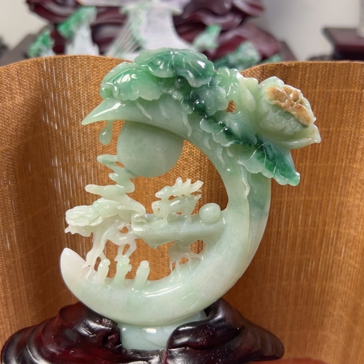 翡翠摆件未镶嵌翡翠