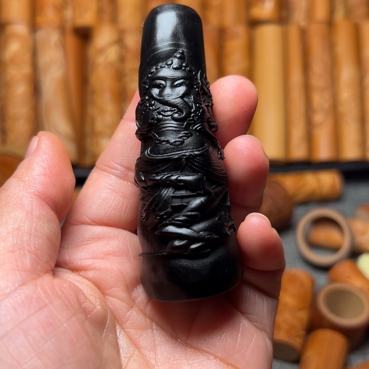 ****️实心竹雕刻手把件