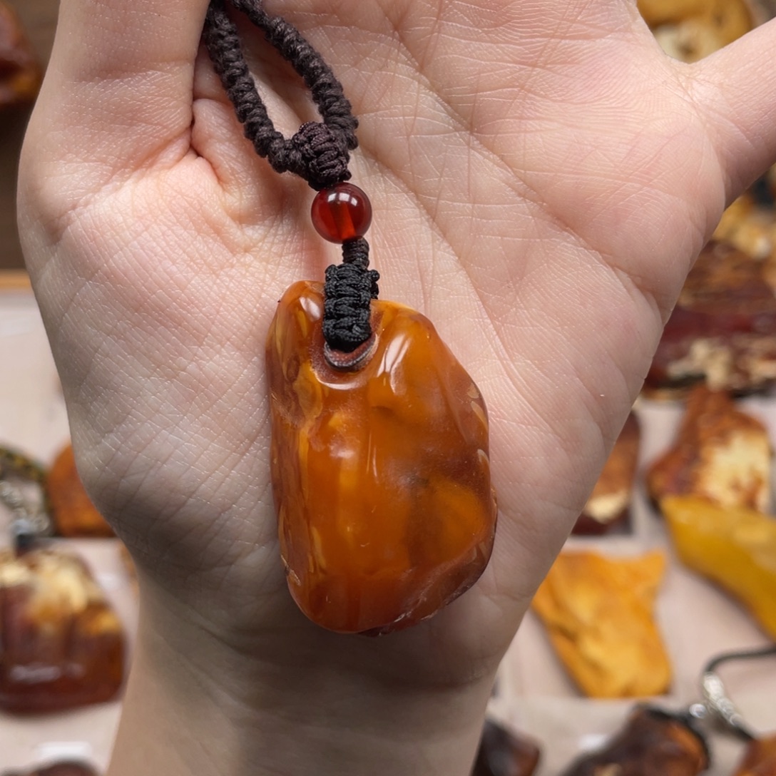 琥珀未镶嵌珠宝奇石