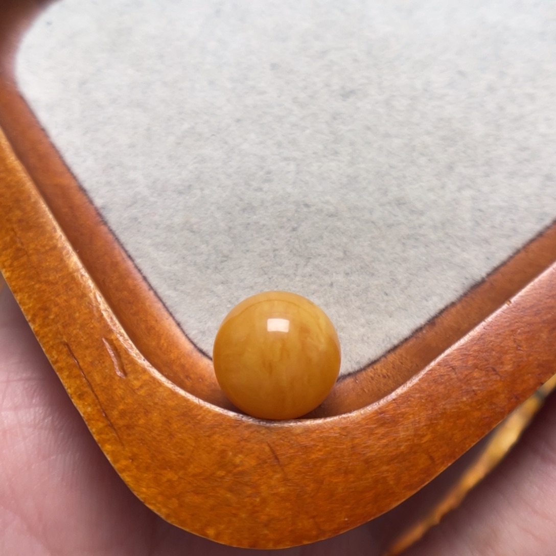 姜****蜜蜡未镶嵌裸石蜜蜡裸珠