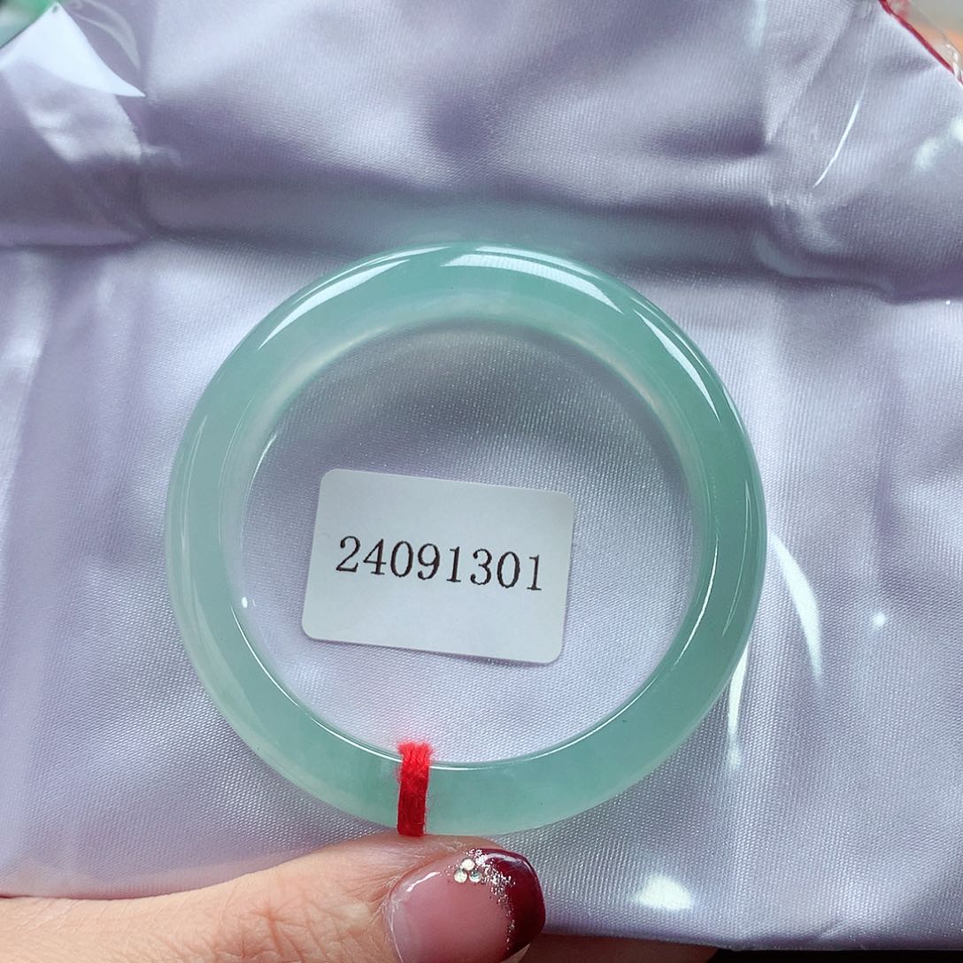 翡翠手镯未镶嵌天然A货翡翠