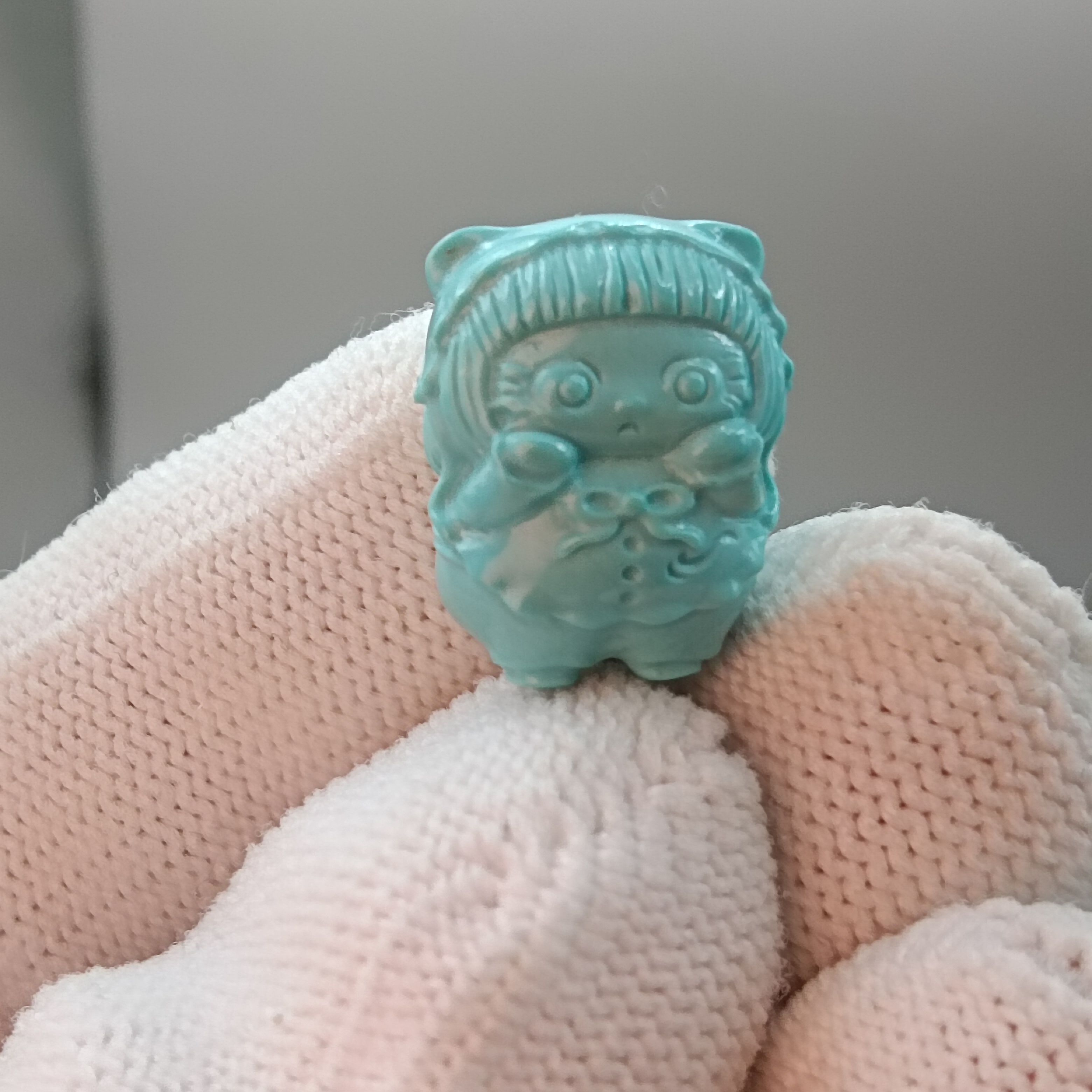 原矿绿松石高瓷精雕可爱娃娃