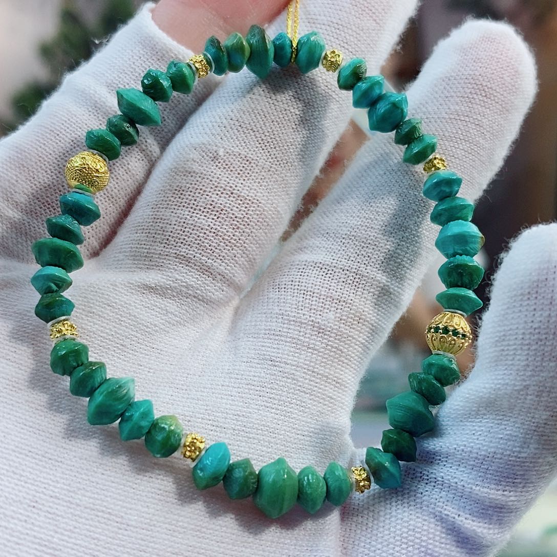 未镶嵌绿松石珠宝奇石