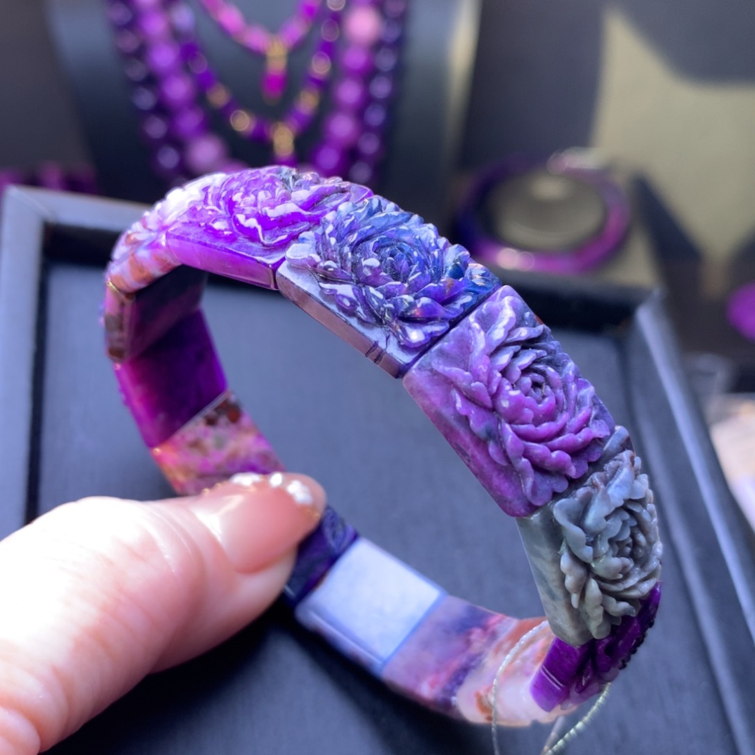 苏纪石（舒俱来）雕花镯排未镶嵌