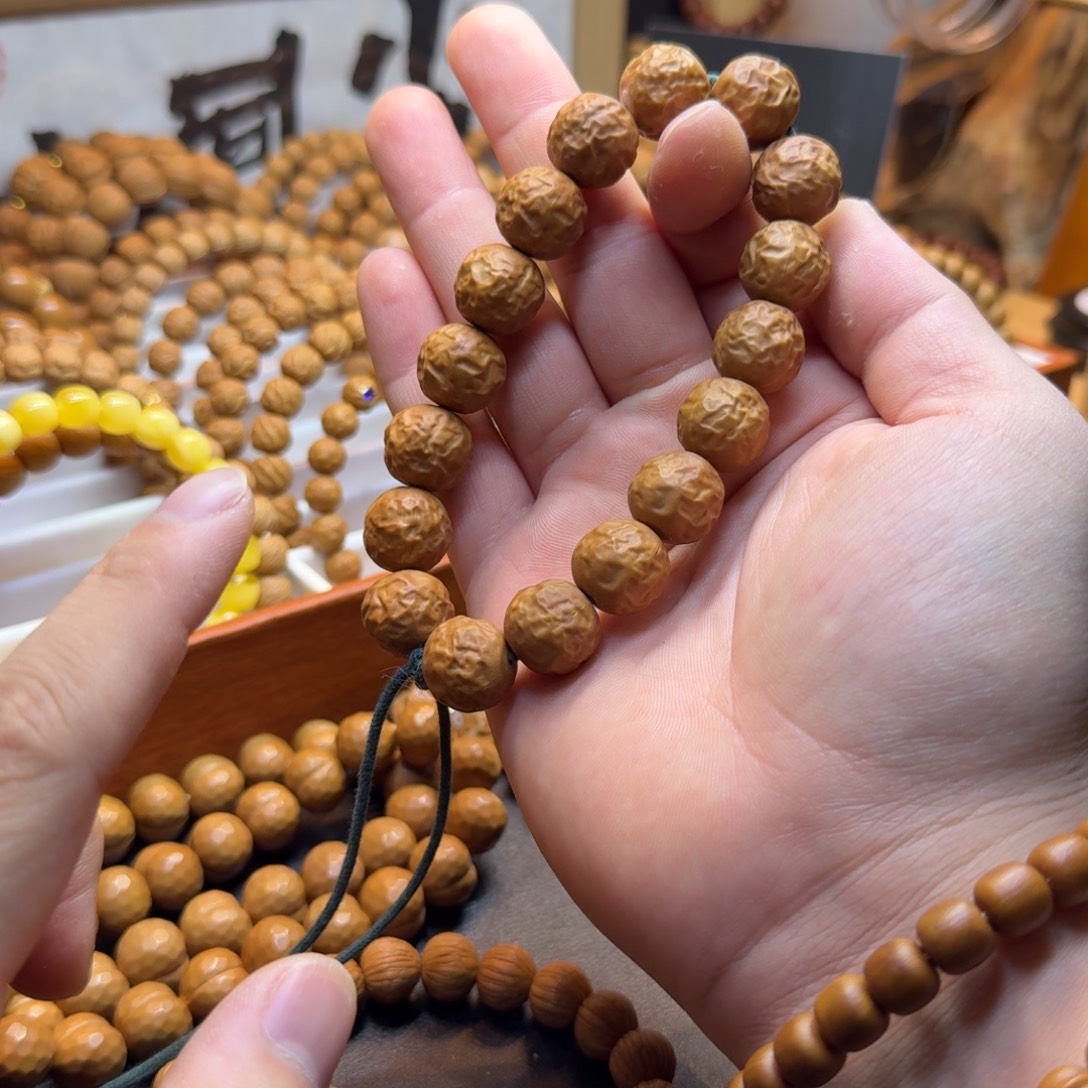 吊坠猴头核桃大枣