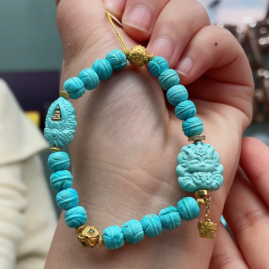 绿松石颈饰18K金镶嵌